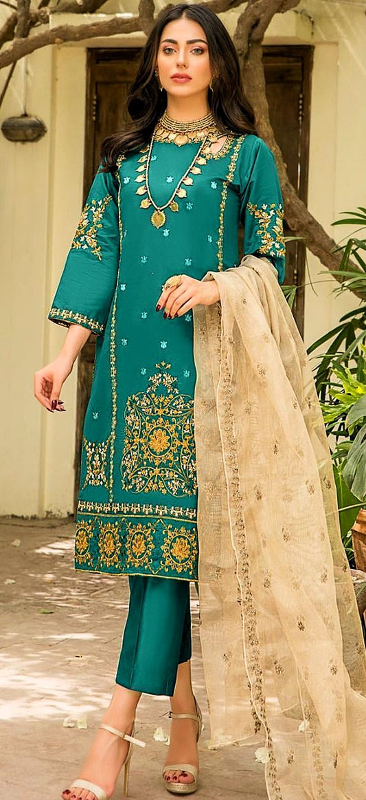 Kayseria Summer Collection – Elegant Lawn 3-Piece Suits | Up to 50% OFF!